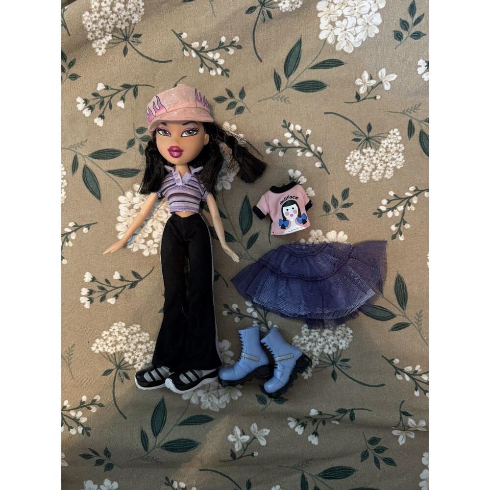 Bratz Strut It Jade Doll w Original Snap On Feet Shoes Backpack Outfit MGA